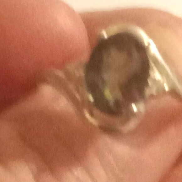 925 oval and amethyst ring size 9 - Picture 2 of 4